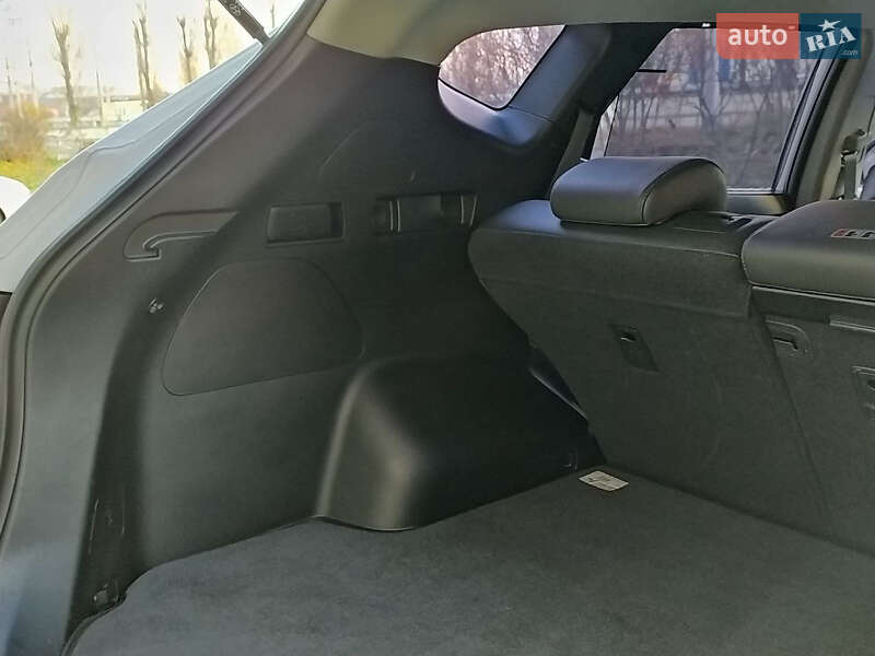 Внедорожник / Кроссовер Hyundai Santa FE 2016 в Киеве