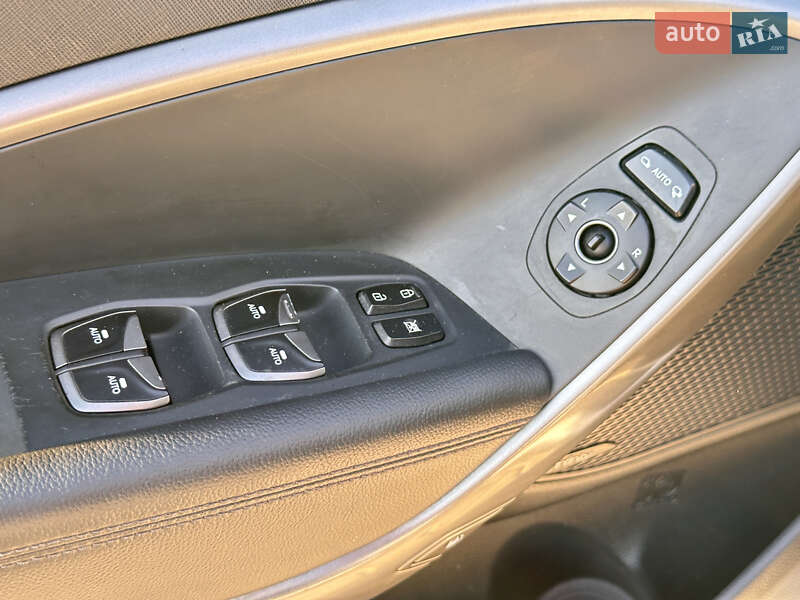 Внедорожник / Кроссовер Hyundai Santa FE 2016 в Тернополе