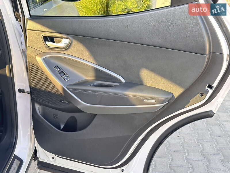 Внедорожник / Кроссовер Hyundai Santa FE 2016 в Тернополе