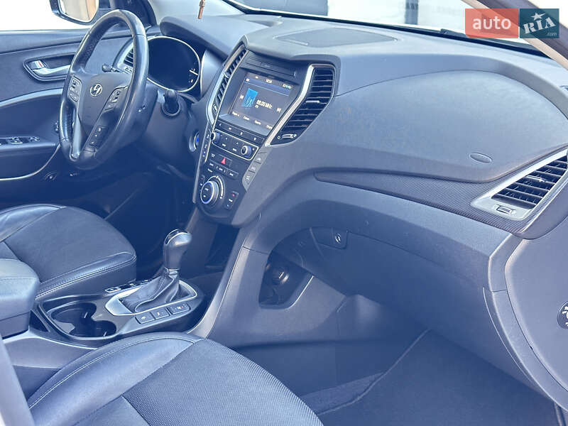 Внедорожник / Кроссовер Hyundai Santa FE 2016 в Тернополе