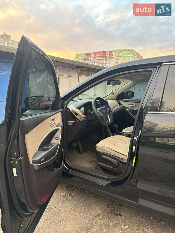 Внедорожник / Кроссовер Hyundai Santa FE 2015 в Харькове