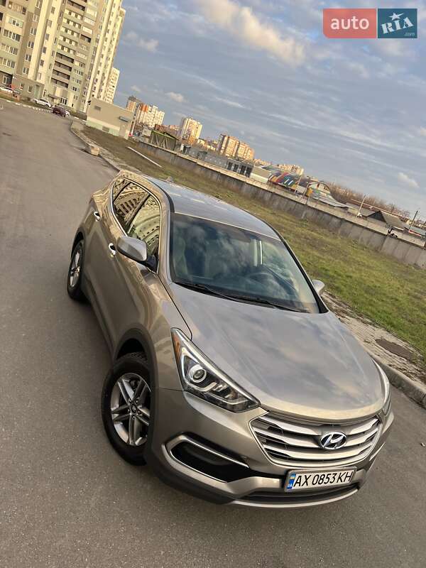 Внедорожник / Кроссовер Hyundai Santa FE 2016 в Харькове