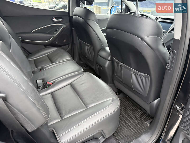 Внедорожник / Кроссовер Hyundai Santa FE 2016 в Ровно