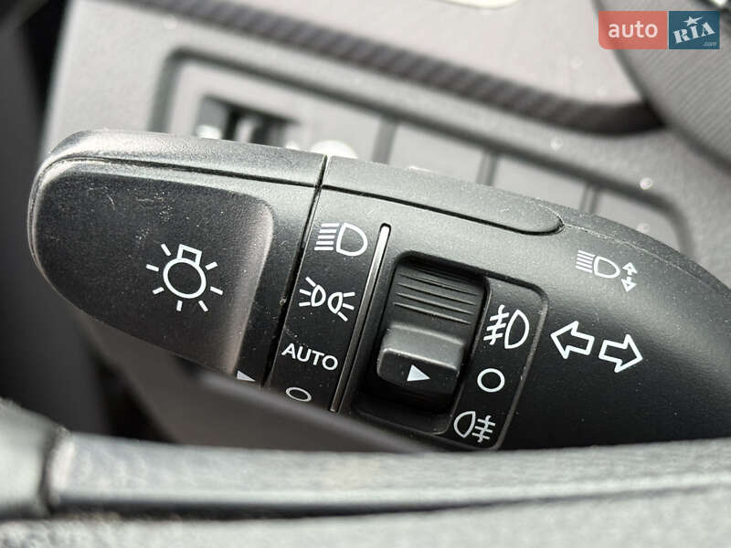 Внедорожник / Кроссовер Hyundai Santa FE 2016 в Ровно