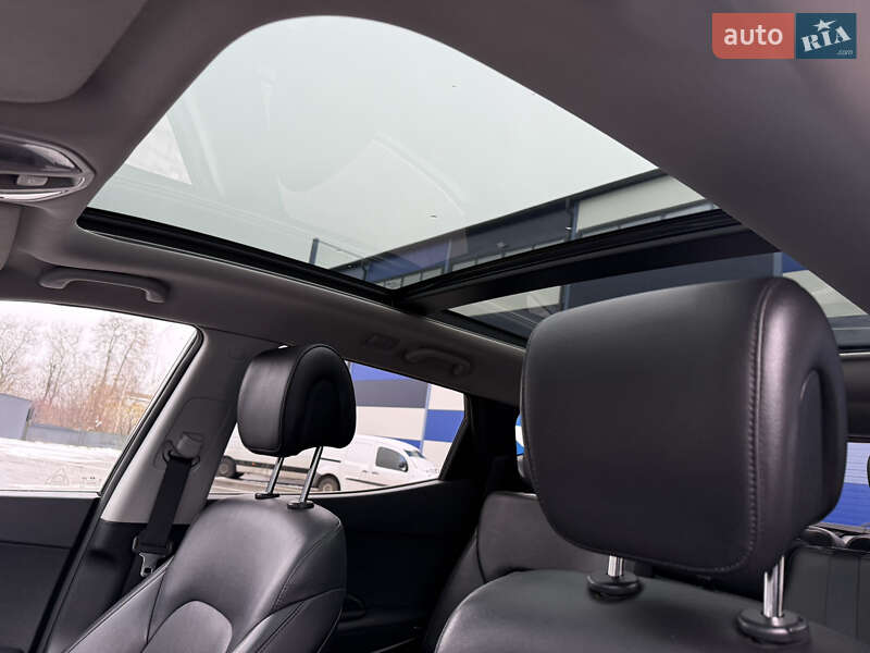 Внедорожник / Кроссовер Hyundai Santa FE 2016 в Ровно