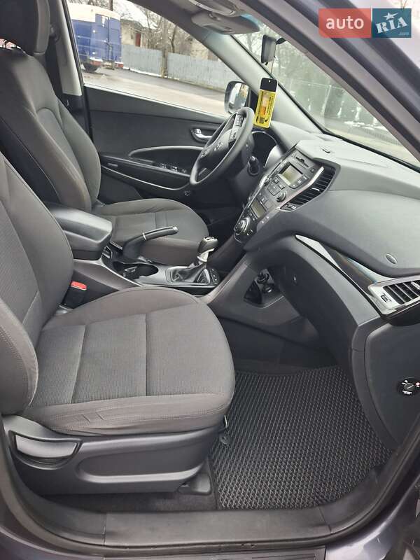 Внедорожник / Кроссовер Hyundai Santa FE 2015 в Ивано-Франковске