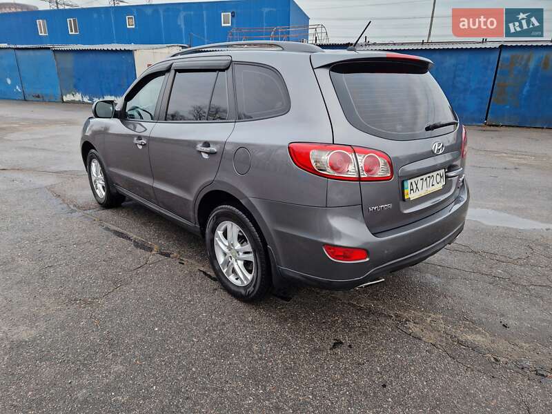 Внедорожник / Кроссовер Hyundai Santa FE 2011 в Харькове