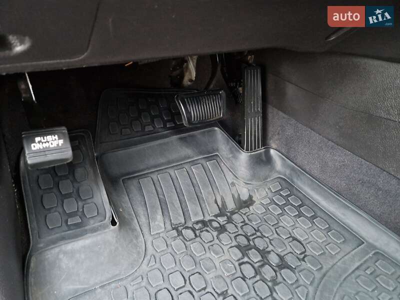 Внедорожник / Кроссовер Hyundai Santa FE 2011 в Харькове