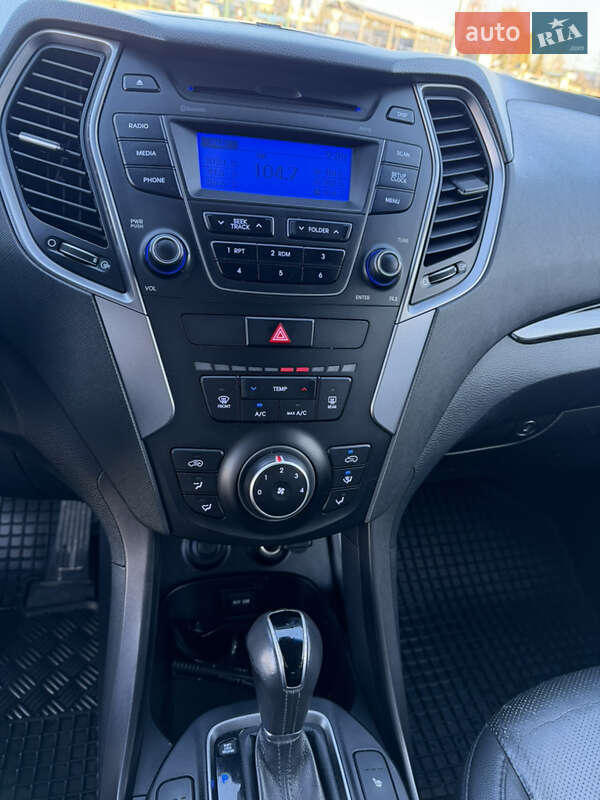 Внедорожник / Кроссовер Hyundai Santa FE 2012 в Ивано-Франковске