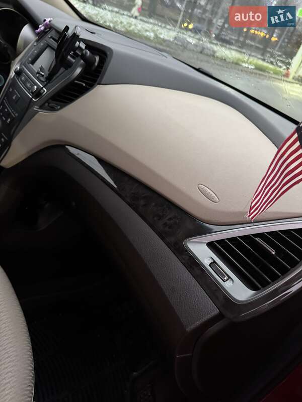 Внедорожник / Кроссовер Hyundai Santa FE 2016 в Ровно