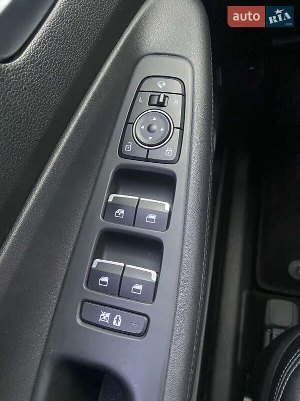 Внедорожник / Кроссовер Hyundai Santa FE 2019 в Конотопе