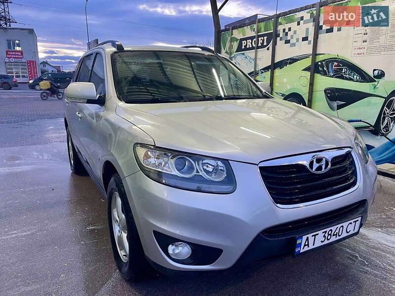 Внедорожник / Кроссовер Hyundai Santa FE 2011 в Ивано-Франковске