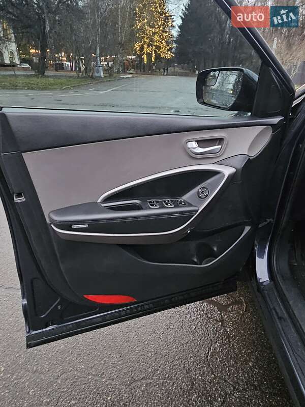 Внедорожник / Кроссовер Hyundai Santa FE 2015 в Киеве