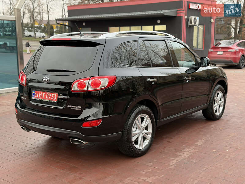 Внедорожник / Кроссовер Hyundai Santa FE 2010 в Ровно