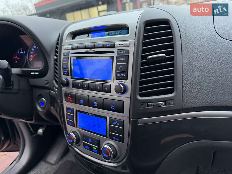 Внедорожник / Кроссовер Hyundai Santa FE 2010 в Ровно