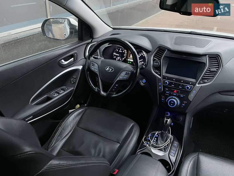 Позашляховик / Кросовер Hyundai Santa FE 2015 в Києві