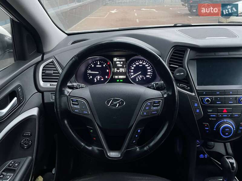 Позашляховик / Кросовер Hyundai Santa FE 2015 в Києві