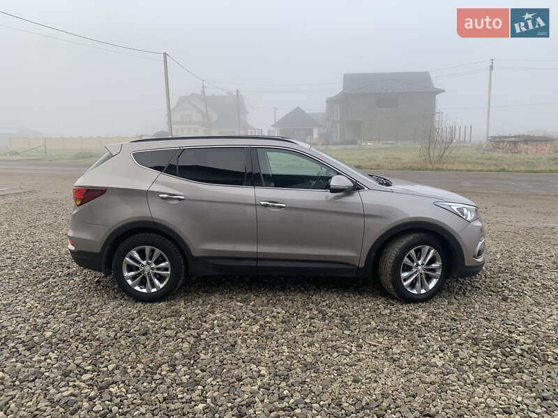 Внедорожник / Кроссовер Hyundai Santa FE 2016 в Черновцах