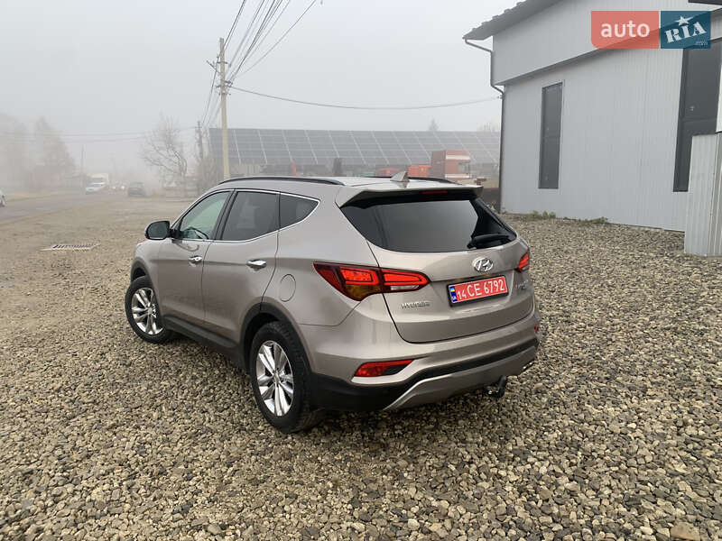 Внедорожник / Кроссовер Hyundai Santa FE 2016 в Черновцах