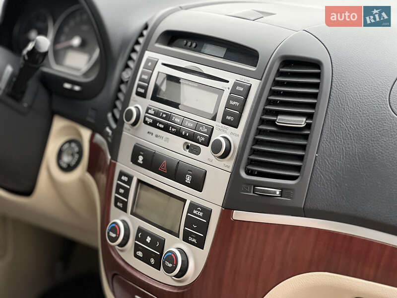 Позашляховик / Кросовер Hyundai Santa FE 2009 в Луцьку