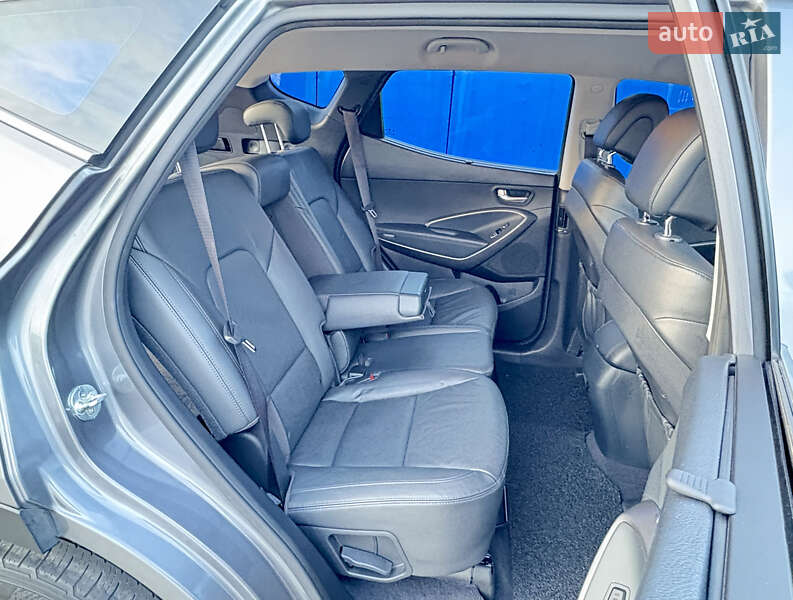 Внедорожник / Кроссовер Hyundai Santa FE 2016 в Виннице