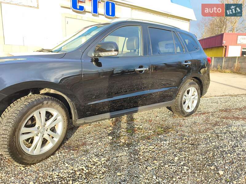 Внедорожник / Кроссовер Hyundai Santa FE 2010 в Ивано-Франковске