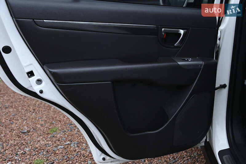 Внедорожник / Кроссовер Hyundai Santa FE 2011 в Бердичеве