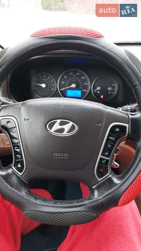 Внедорожник / Кроссовер Hyundai Santa FE 2011 в Запорожье