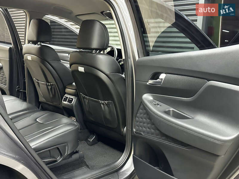 Внедорожник / Кроссовер Hyundai Santa FE 2020 в Киеве