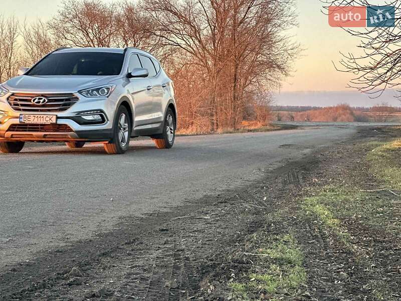 Внедорожник / Кроссовер Hyundai Santa FE 2016 в Врадиевке
