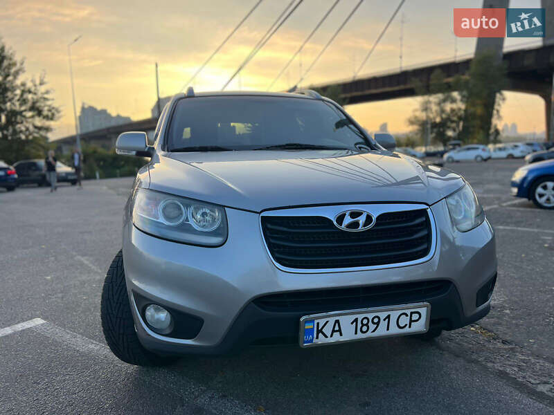 Внедорожник / Кроссовер Hyundai Santa FE 2011 в Киеве