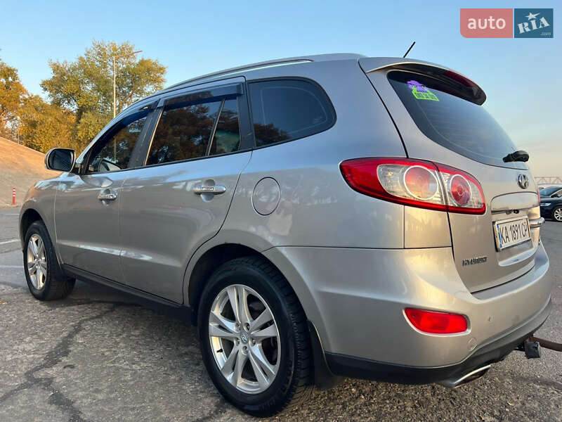 Внедорожник / Кроссовер Hyundai Santa FE 2011 в Киеве