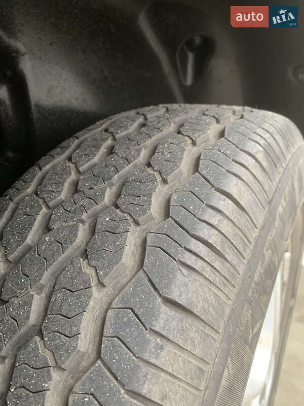 Внедорожник / Кроссовер Hyundai Santa FE 2003 в Киеве