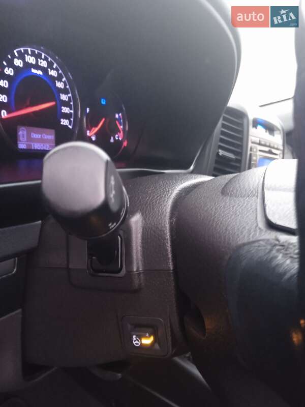 Позашляховик / Кросовер Hyundai Santa FE 2012 в Сарнах