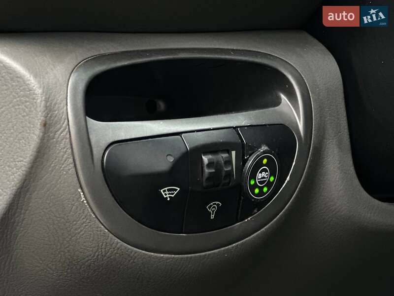 Позашляховик / Кросовер Hyundai Santa FE 2005 в Києві фото 22 Позашляховик / Кросовер Hyundai Santa FE 2005 в Києві