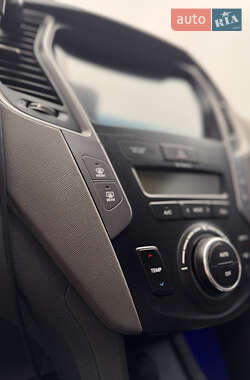 Внедорожник / Кроссовер Hyundai Santa FE 2012 в Каменском