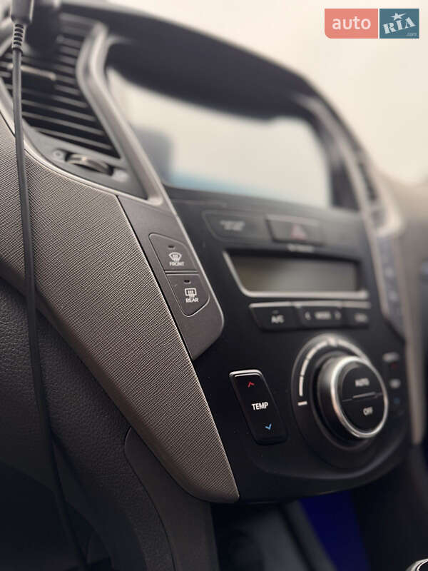 Позашляховик / Кросовер Hyundai Santa FE 2012 в Кам'янському