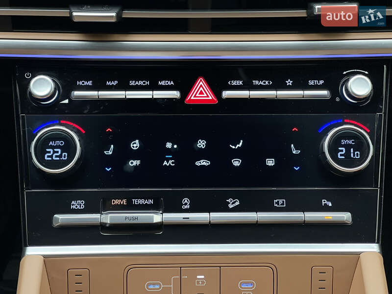 Внедорожник / Кроссовер Hyundai Santa FE 2024 в Киеве