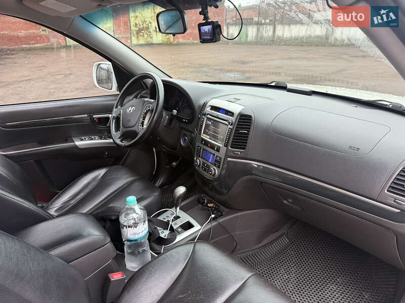 Внедорожник / Кроссовер Hyundai Santa FE 2011 в Чернигове