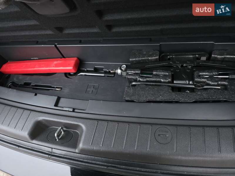 Внедорожник / Кроссовер Hyundai Santa FE 2011 в Луцке