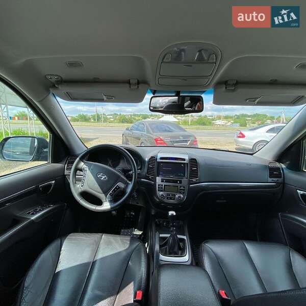 Позашляховик / Кросовер Hyundai Santa FE 2011 в Чернівцях