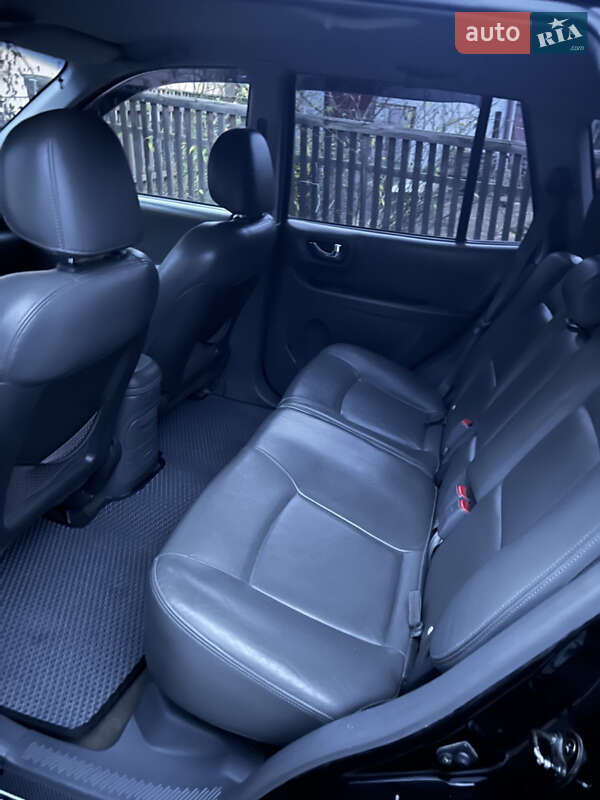 Внедорожник / Кроссовер Hyundai Santa FE 2004 в Тыврове