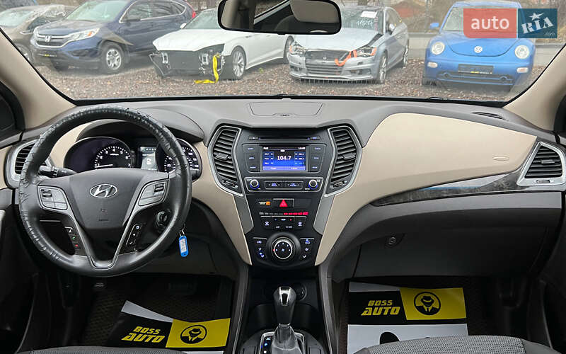 Позашляховик / Кросовер Hyundai Santa FE 2016 в Львові