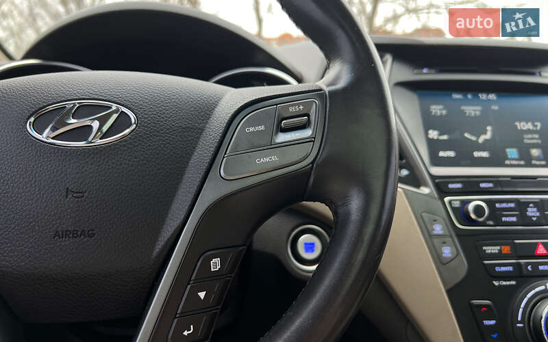 Позашляховик / Кросовер Hyundai Santa FE 2016 в Львові