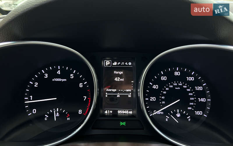 Позашляховик / Кросовер Hyundai Santa FE 2016 в Львові