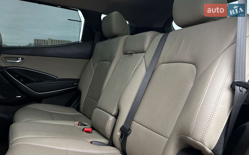 Позашляховик / Кросовер Hyundai Santa FE 2016 в Львові