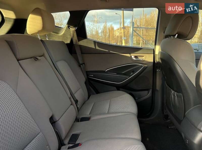 Позашляховик / Кросовер Hyundai Santa FE 2016 в Кривому Розі