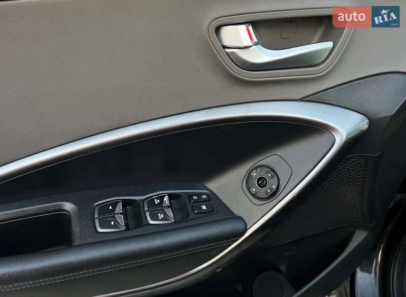 Позашляховик / Кросовер Hyundai Santa FE 2016 в Кривому Розі