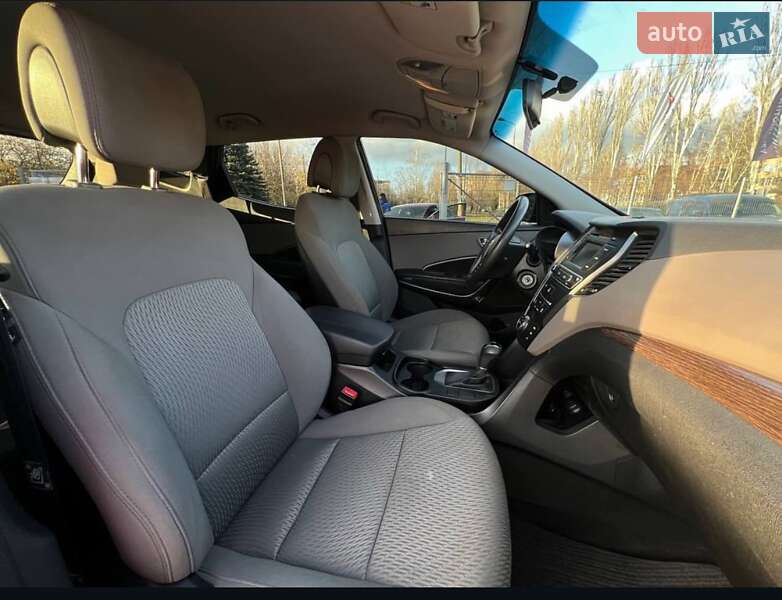 Позашляховик / Кросовер Hyundai Santa FE 2016 в Кривому Розі