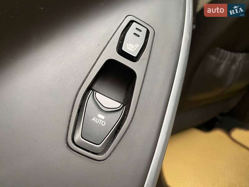 Позашляховик / Кросовер Hyundai Santa FE 2013 в Львові